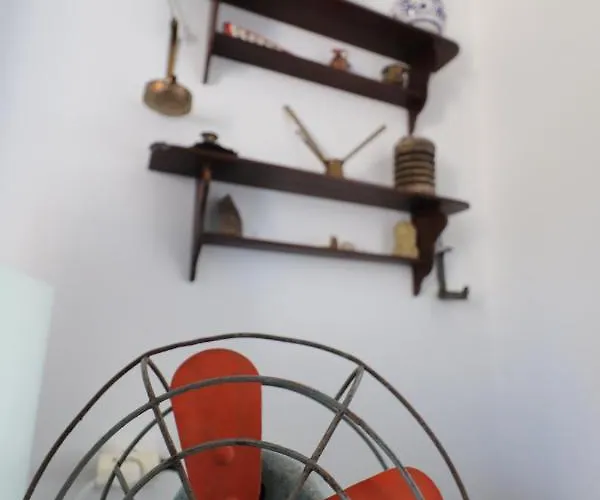 Traditional House Inside Filoti, Naxos Lägenhet