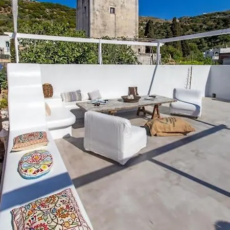 Traditional House Inside Filoti, Naxos Apartment