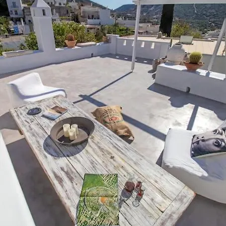 Traditional House Inside Filoti, Naxos Apartment