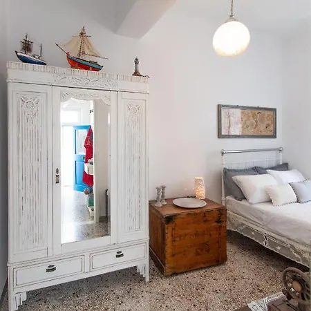 Traditional House Inside Filoti, Naxos Apartment